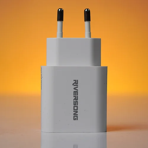 *شارژر دیواری 20وات Riversong مدل PowerKub 20 AD75C